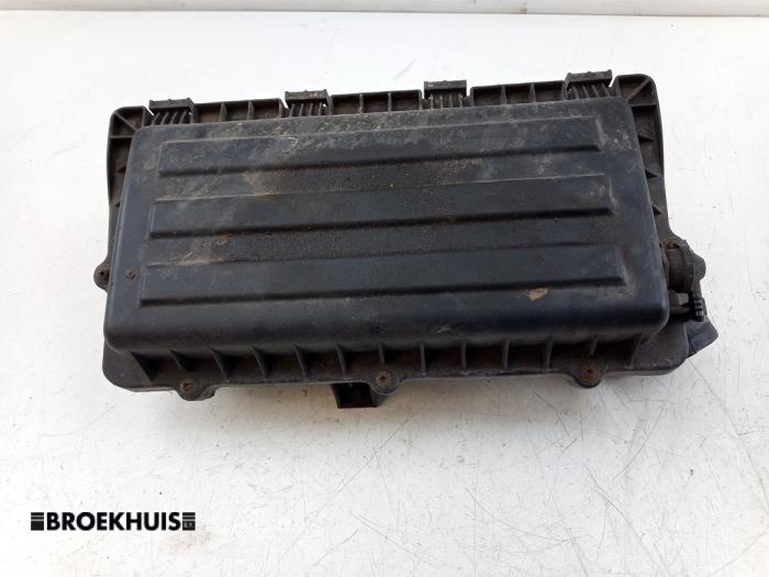 Begagnade Luftfilterhus Volkswagen Polo V (6R) 1.4 16V Pris € 20,00 Marginaltabell erbjuds av Autobedrijf Broekhuis B.V.