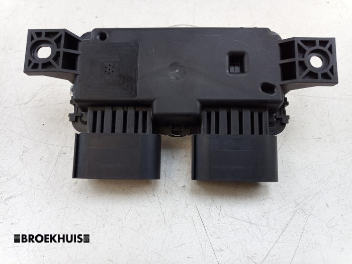 Usagé Module pompe carburant Mercedes Sprinter 3,5t (907.6/910.6) 317 CDI 2.0 D RWD Prix € 24,20 Prix TTC proposé par Autobedrijf Broekhuis B.V.