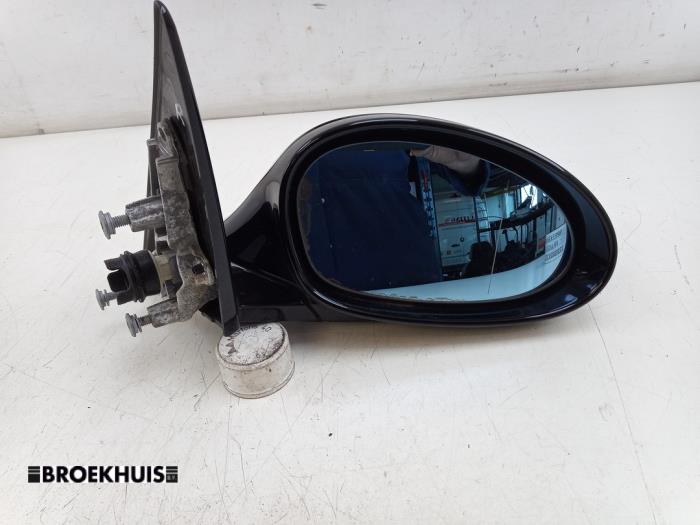 Używane Lusterko zewnetrzne prawe BMW 3 serie Touring (E91) 325i 24V Cena € 25,00 Procedura marży oferowane przez Autobedrijf Broekhuis B.V.