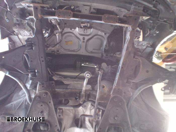 Usados Subchasis Renault Twingo II (CN) 1.2 16V Precio € 50,00 Norma de margen ofrecido por Autobedrijf Broekhuis B.V.