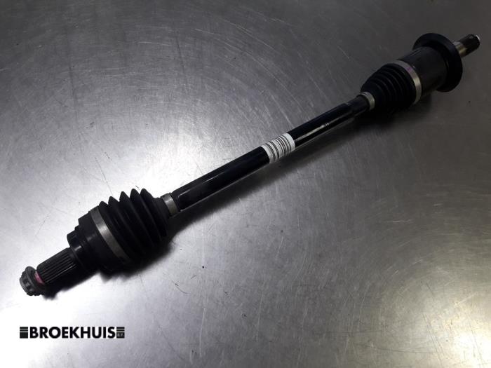 Gebrauchte Antriebswelle links hinten BMW 3 serie (F30) 320i 2.0 16V Preis € 50,00 Margenregelung angeboten von Autobedrijf Broekhuis B.V.