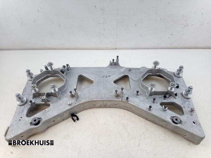 Used Engine mount Volvo XC40 (XZ) Recharge Twin 78 kWh Price € 250,00 Margin scheme offered by Autobedrijf Broekhuis B.V.