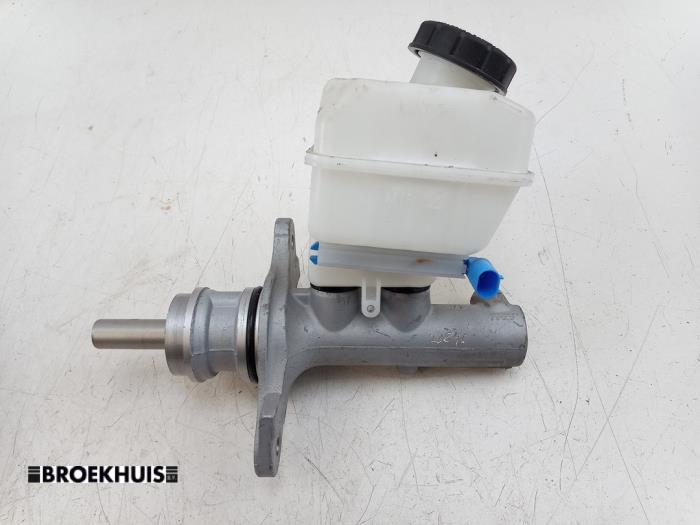 Used Master cylinder Mercedes Sprinter 3,5t (907.6/910.6) 317 CDI 2.0 D RWD Price € 48,40 Inclusive VAT offered by Autobedrijf Broekhuis B.V.