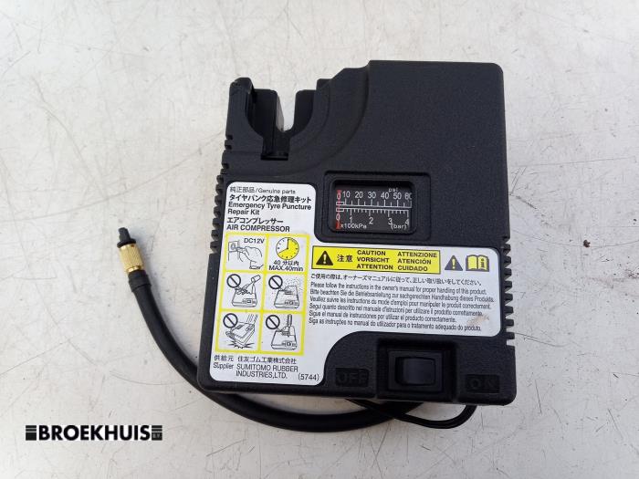 Begagnade Däckpump Toyota RAV4 (A5) 2.5 Hybrid 16V Pris € 25,00 Marginaltabell erbjuds av Autobedrijf Broekhuis B.V.