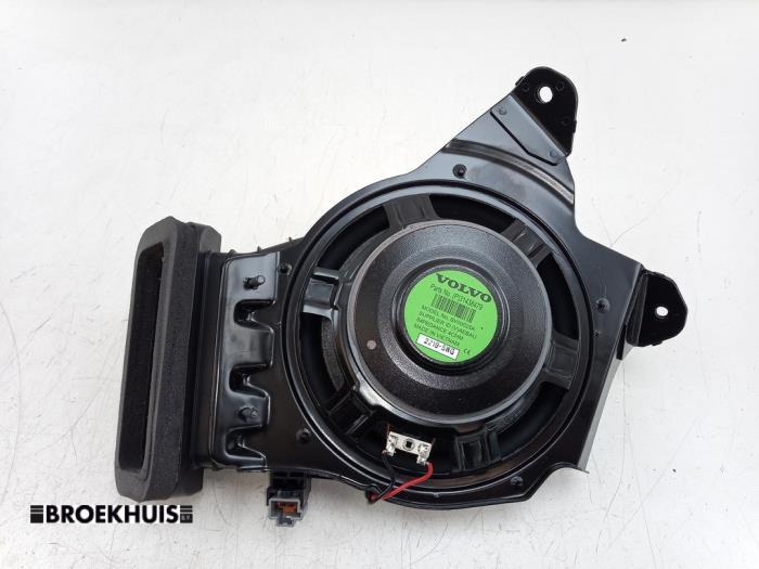 Używane Subwoofer Volvo XC40 (XZ) Recharge Twin 78 kWh Cena € 50,00 Procedura marży oferowane przez Autobedrijf Broekhuis B.V.