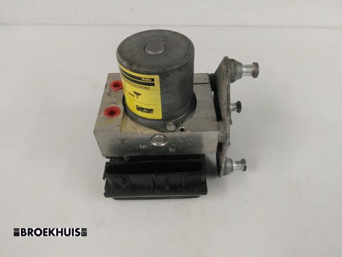 Begagnade ABS-pump Mercedes Sprinter 3,5t (906.63) 311 CDI 16V Pris € 48,40 Inklusive moms erbjuds av Autobedrijf Broekhuis B.V.