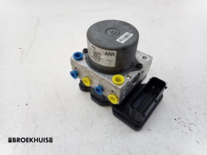 Begagnade ABS-pump Chevrolet Spark (M300) 1.2 16V Pris € 25,00 Marginaltabell erbjuds av Autobedrijf Broekhuis B.V.