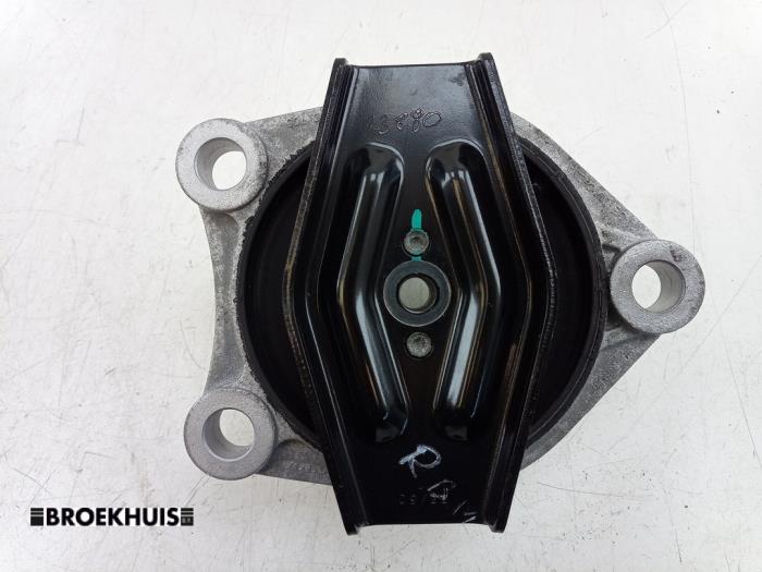 Used Engine mount Volvo XC40 (XZ) Recharge Twin 78 kWh Price € 50,00 Margin scheme offered by Autobedrijf Broekhuis B.V.