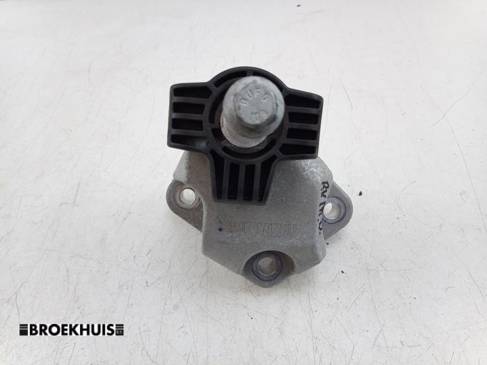 Used Engine mount Volvo XC40 (XZ) Recharge Twin 78 kWh Price € 30,00 Margin scheme offered by Autobedrijf Broekhuis B.V.