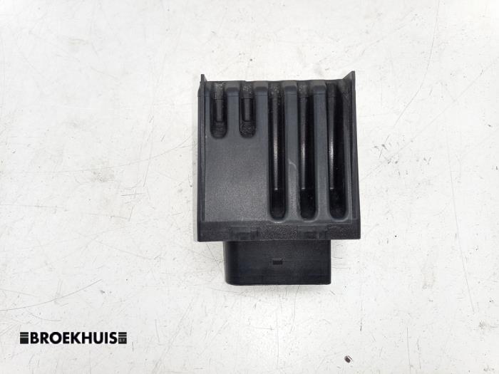 Usagé Module pompe carburant Volkswagen Transporter T6 2.0 TDI 204 Prix € 30,25 Prix TTC proposé par Autobedrijf Broekhuis B.V.