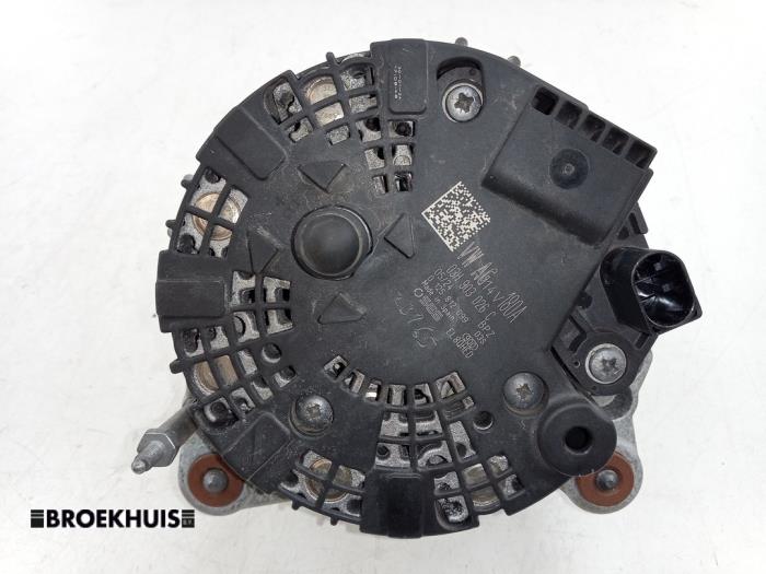 Dynamo van een Volkswagen Transporter T6 2.0 TDI 204 2024
