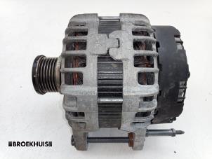 Dynamo van een Volkswagen Transporter T6 2.0 TDI 204 2024