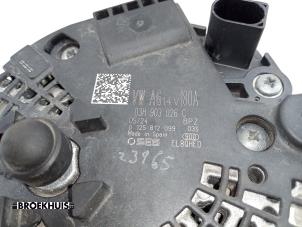 Dynamo van een Volkswagen Transporter T6 2.0 TDI 204 2024