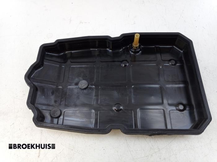 Used Sump Mercedes ML II (164/4JG) 3.0 ML-320 CDI 4-Matic V6 24V Price on request offered by Autobedrijf Broekhuis B.V.