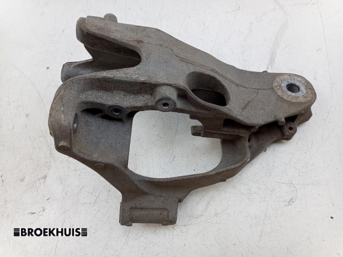 Used Engine mount Volkswagen Transporter T6 2.0 TDI 204 Price € 36,30 Inclusive VAT offered by Autobedrijf Broekhuis B.V.