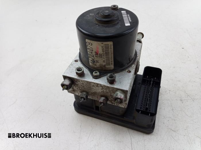 Usagé Pompe ABS Mitsubishi Grandis (NA) 2.4 16V MIVEC Prix € 60,00 Règlement à la marge proposé par Autobedrijf Broekhuis B.V.