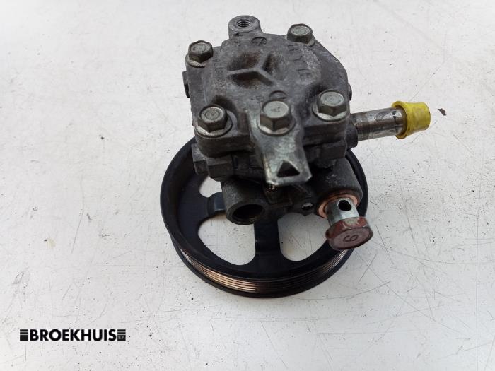 Usagé Pompe de direction Mitsubishi Grandis (NA) 2.4 16V MIVEC Prix € 40,00 Règlement à la marge proposé par Autobedrijf Broekhuis B.V.