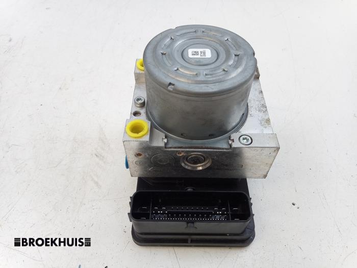 Gebrauchte ABS Pumpe Landrover Discovery Sport (LC) 2.0 TD4 150 16V Preis € 225,00 Margenregelung angeboten von Autobedrijf Broekhuis B.V.