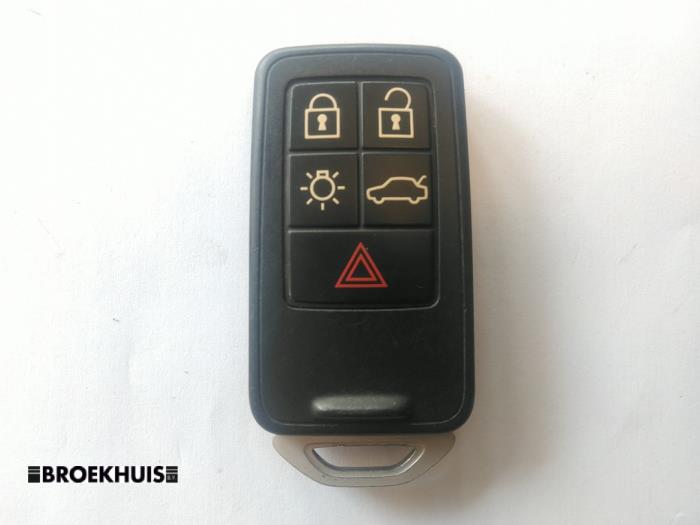 Używane Klucz Volvo V40 (MV) 1.6 D2 Cena € 20,00 Procedura marży oferowane przez Autobedrijf Broekhuis B.V.