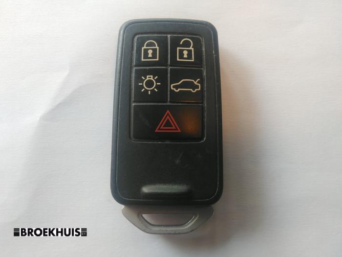 Używane Klucz Volvo V40 (MV) 1.6 D2 Cena € 20,00 Procedura marży oferowane przez Autobedrijf Broekhuis B.V.