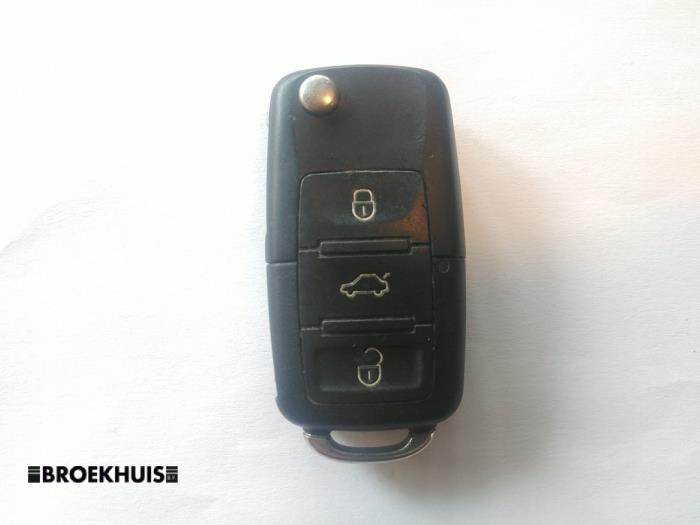 Używane Klucz Volkswagen Golf VI (5K1) 1.4 TSI 122 16V Cena € 20,00 Procedura marży oferowane przez Autobedrijf Broekhuis B.V.