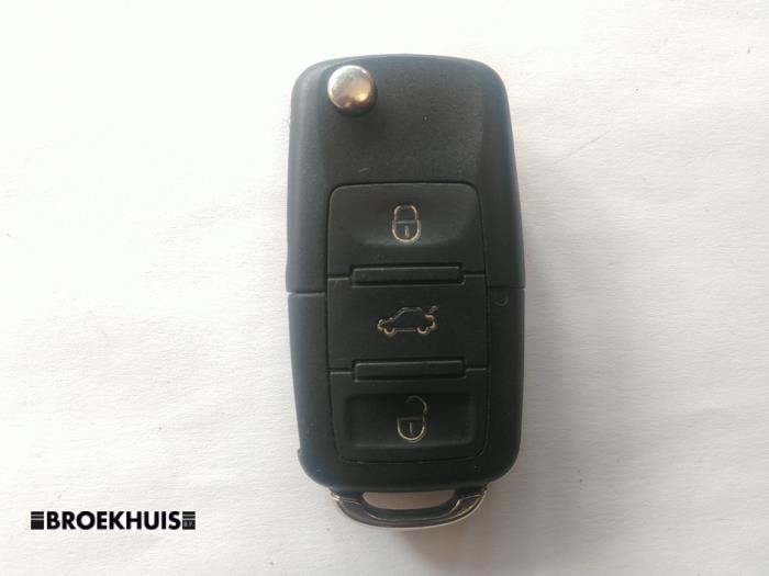 Używane Klucz Volkswagen Golf Plus (5M1/1KP) 1.4 TSI 122 16V Cena € 20,00 Procedura marży oferowane przez Autobedrijf Broekhuis B.V.