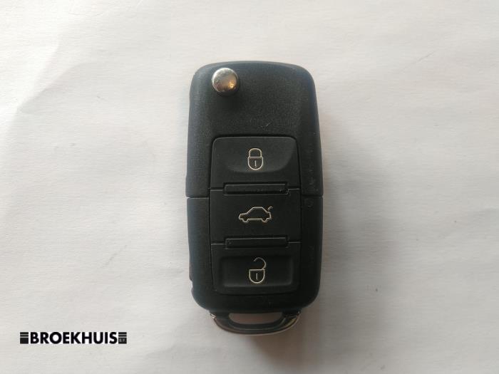 Używane Klucz Volkswagen Golf Plus (5M1/1KP) 1.4 TSI 122 16V Cena € 20,00 Procedura marży oferowane przez Autobedrijf Broekhuis B.V.