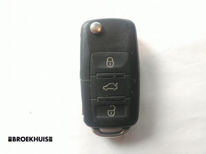 Używane Klucz Seat Leon (1P1) 1.6 Cena € 20,00 Procedura marży oferowane przez Autobedrijf Broekhuis B.V.