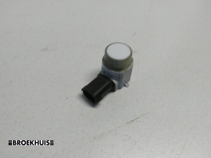 Usados Sensor PDC Ford C-Max (DXA) 1.0 Ti-VCT EcoBoost 12V 125 Precio € 15,00 Norma de margen ofrecido por Autobedrijf Broekhuis B.V.