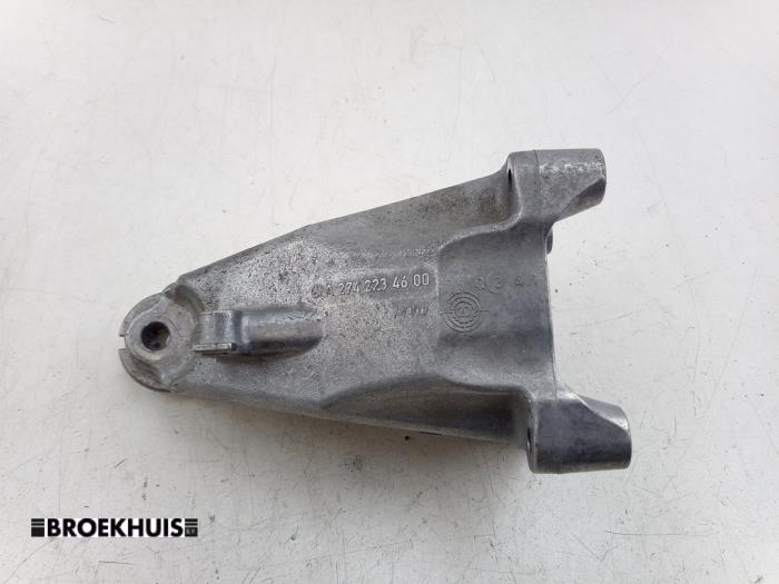 Used Engine mount Mercedes C Estate (S205) C-300 e 2.0 16V Price € 40,00 Margin scheme offered by Autobedrijf Broekhuis B.V.