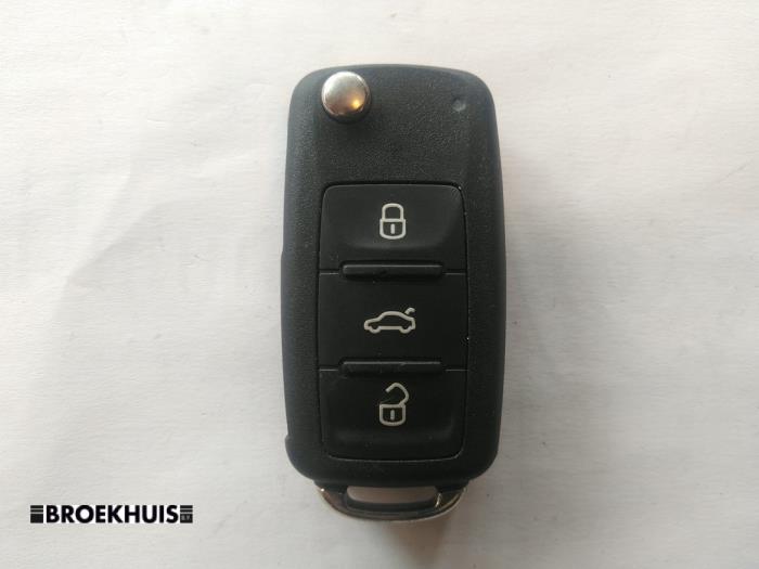 Begagnade Nyckel Skoda Octavia Combi (1Z5) 1.6 TDI Greenline Pris € 20,00 Marginaltabell erbjuds av Autobedrijf Broekhuis B.V.