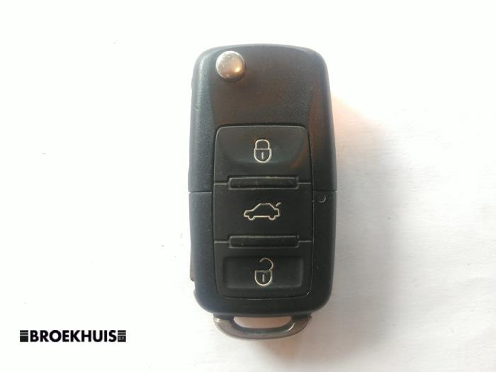 Używane Klucz Skoda Fabia II (5J) 1.2i 12V Cena € 20,00 Procedura marży oferowane przez Autobedrijf Broekhuis B.V.