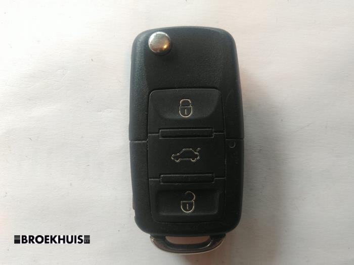 Używane Klucz Skoda Fabia II (5J) 1.2i 12V Cena € 20,00 Procedura marży oferowane przez Autobedrijf Broekhuis B.V.