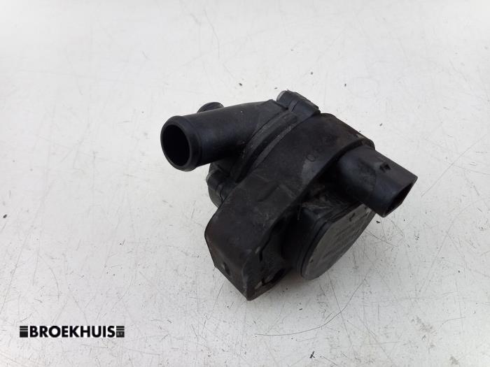 Begagnade Vattenpump Mercedes C Estate (S205) C-300 e 2.0 16V Pris € 25,00 Marginaltabell erbjuds av Autobedrijf Broekhuis B.V.