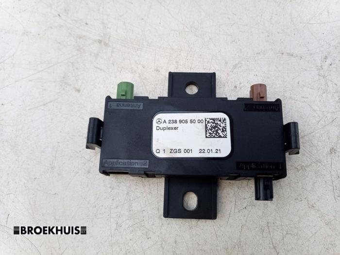 Usagé Antenne Mercedes C Estate (S205) C-300 e 2.0 16V Prix € 25,00 Règlement à la marge proposé par Autobedrijf Broekhuis B.V.