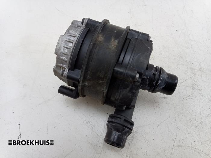 Begagnade Vattenpump Mercedes C Estate (S205) C-300 e 2.0 16V Pris € 47,50 Marginaltabell erbjuds av Autobedrijf Broekhuis B.V.