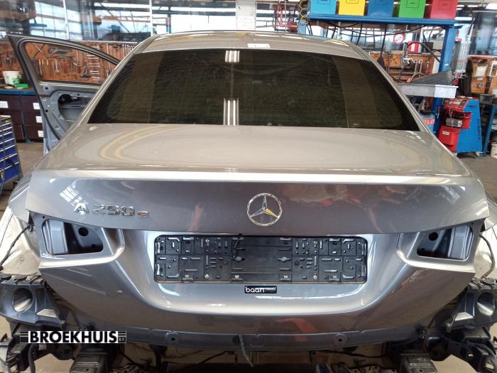 Gebrauchte Heckklappe Mercedes A Limousine (177.1) 1.3 A-250 e Turbo 16V Preis € 550,00 Margenregelung angeboten von Autobedrijf Broekhuis B.V.