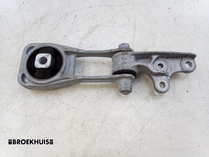 Used Engine mount Toyota Yaris IV (P21/PA1/PH1) 1.5 12V Hybrid 115 Price € 40,00 Margin scheme offered by Autobedrijf Broekhuis B.V.