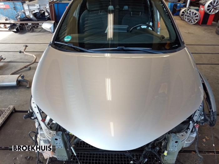 Używane Maska Toyota C-HR (X1,X5) 1.8 16V Hybrid Cena € 400,00 Procedura marży oferowane przez Autobedrijf Broekhuis B.V.
