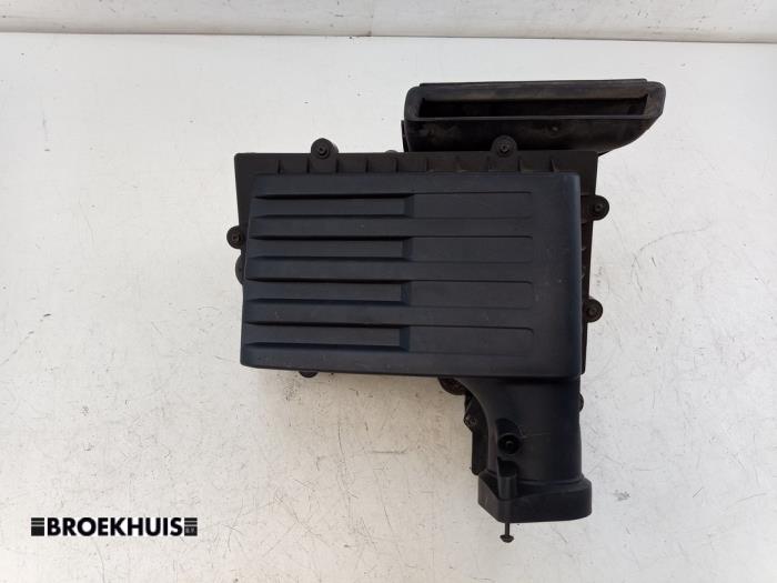 Begagnade Luftfilterhus Volkswagen Golf VII Variant (AUVV) 1.6 TDI BlueMotion 16V Pris på förfrågan erbjuds av Autobedrijf Broekhuis B.V.