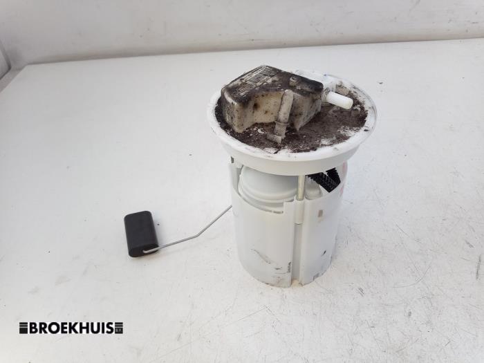 Usagé Pompe à carburant Ford Fiesta 7 1.1 Ti-VCT 12V 85 Prix € 60,00 Règlement à la marge proposé par Autobedrijf Broekhuis B.V.