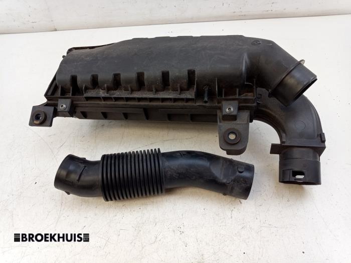 Gebrauchte Luftfiltergehäuse Peugeot 308 SW (L4/L9/LC/LJ/LR) 1.2 12V e-THP PureTech 130 Preis € 45,00 Margenregelung angeboten von Autobedrijf Broekhuis B.V.