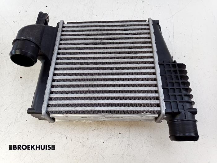 Usagé Echangeur air (Intercooler) Peugeot 308 SW (L4/L9/LC/LJ/LR) 1.2 12V e-THP PureTech 130 Prix € 50,00 Règlement à la marge proposé par Autobedrijf Broekhuis B.V.