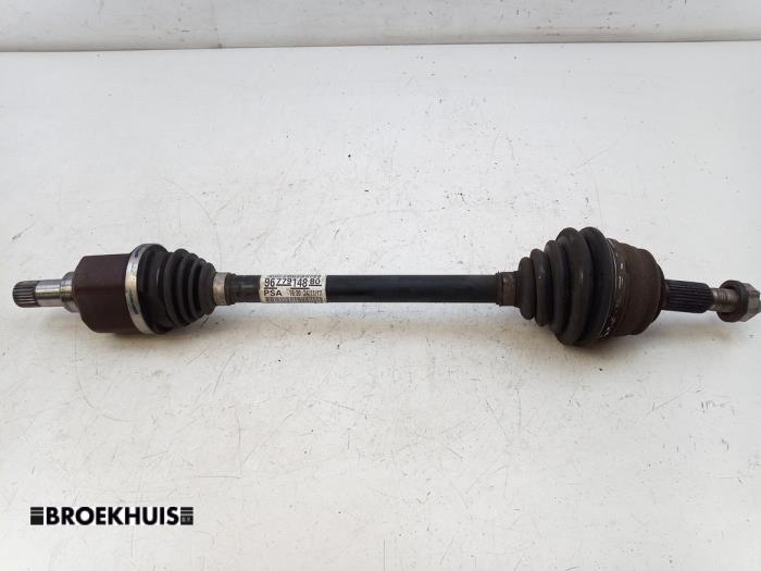Gebrauchte Antriebswelle links vorne Peugeot 308 SW (L4/L9/LC/LJ/LR) 1.2 12V e-THP PureTech 130 Preis € 70,00 Margenregelung angeboten von Autobedrijf Broekhuis B.V.