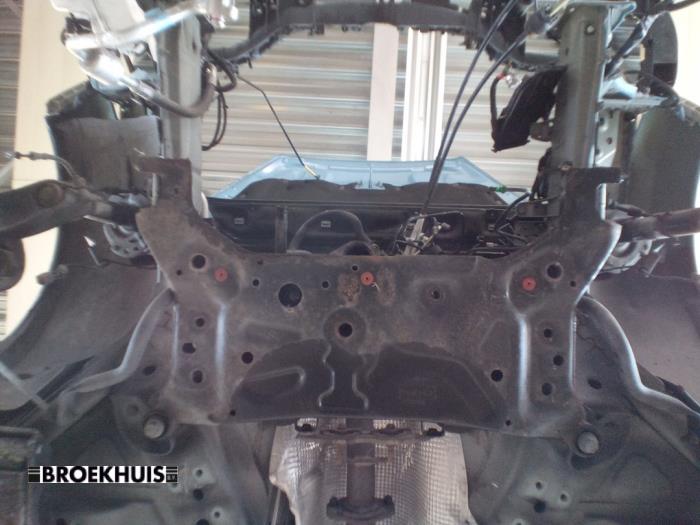 Usados Subchasis Ford Focus 3 1.0 Ti-VCT EcoBoost 12V 100 Precio € 60,00 Norma de margen ofrecido por Autobedrijf Broekhuis B.V.