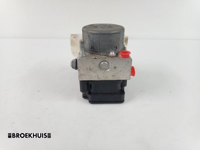 Bloc ABS d'un Peugeot 107 1.0 12V 2012