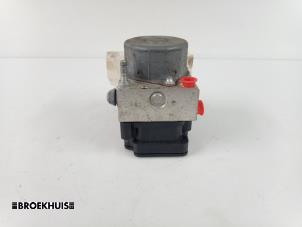 Bloc ABS d'un Peugeot 107 1.0 12V 2012