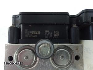 Bloc ABS d'un Peugeot 107 1.0 12V 2012