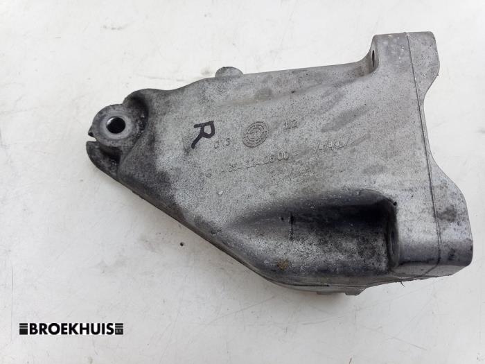 Engine mount Mercedes Sprinter 5t, 2018 517 CDI 2.0 D RWD, CHP, Diesel, 1.950cc, 125kW (170pk), RWD, OM654920, 2021-10, 907.153; 907.155; 907.253; 907.255 (Used)