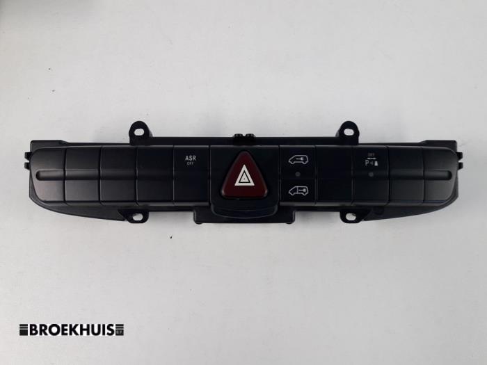 Używane Przelacznik Mercedes Sprinter 3t (906.61) 209 CDI 16V Cena € 24,20 Z VAT oferowane przez Autobedrijf Broekhuis B.V.